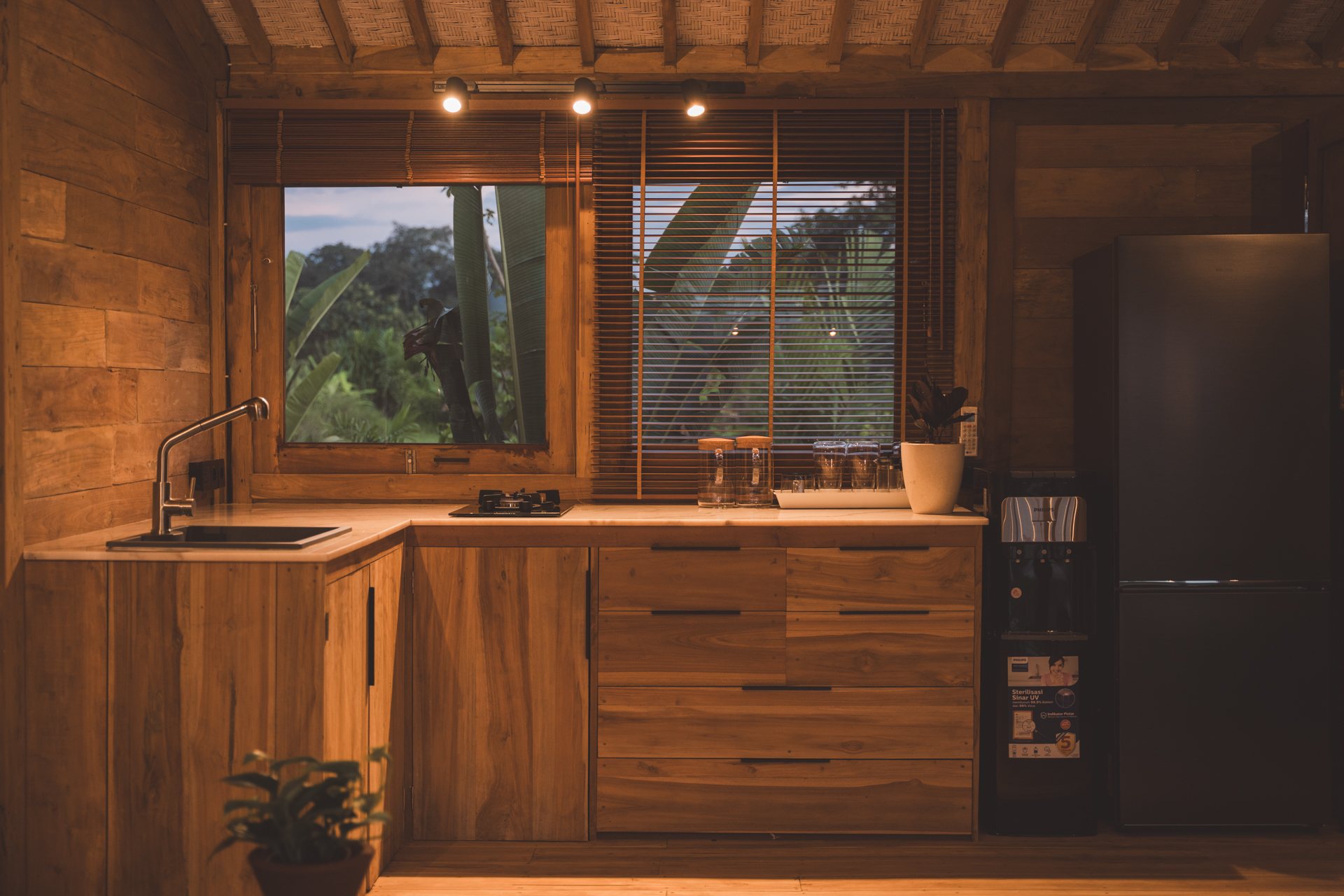 Rumah Pring kitchen