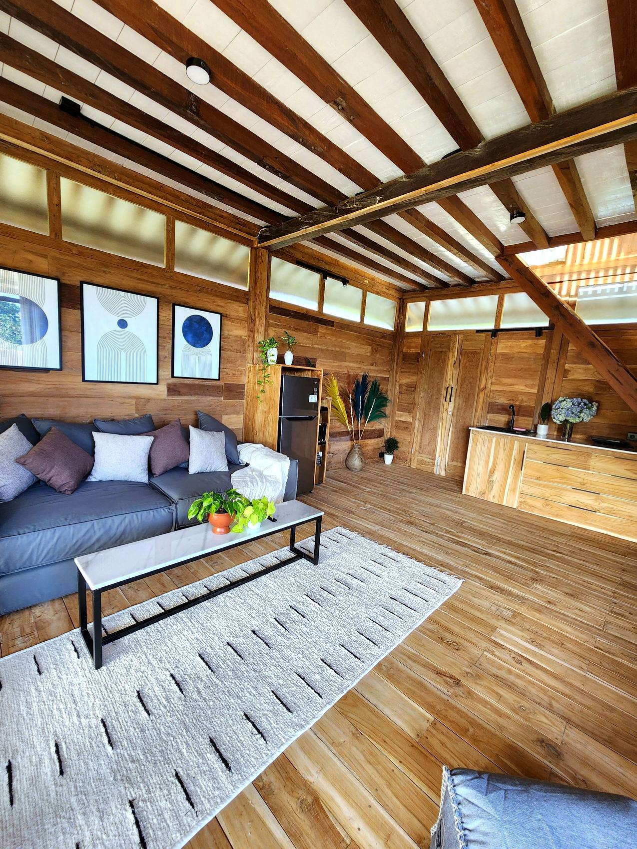 Rumah Ulin living room